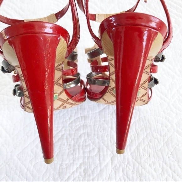 L.A.M.B. Gwen Steffani Red Cream Strappy Sandals - Picture 5 of 9